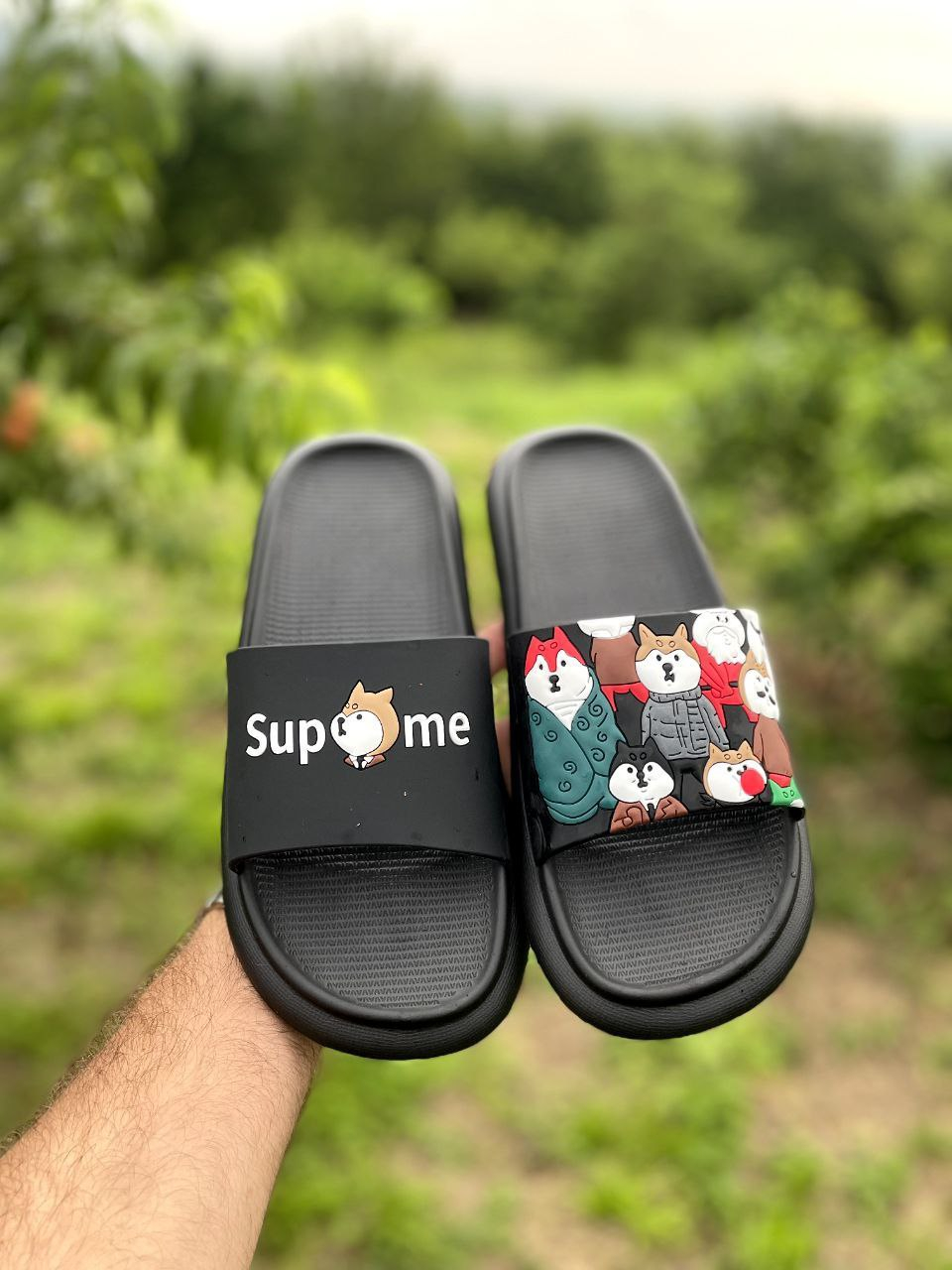 Sandal kaws x supreme original hot sale