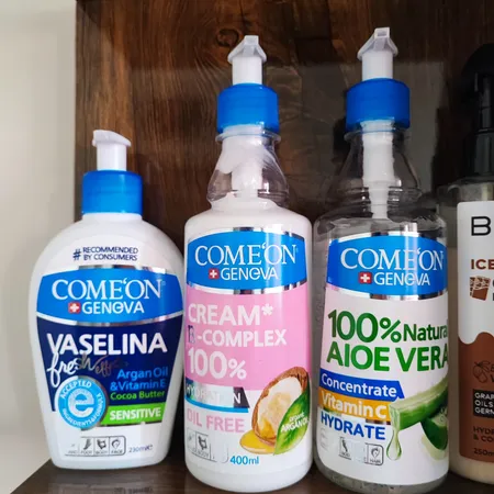 وازلین صورت و بدن کامان مدل Sensitive مناسب پوست حساس حجم 230 میلی لیتر