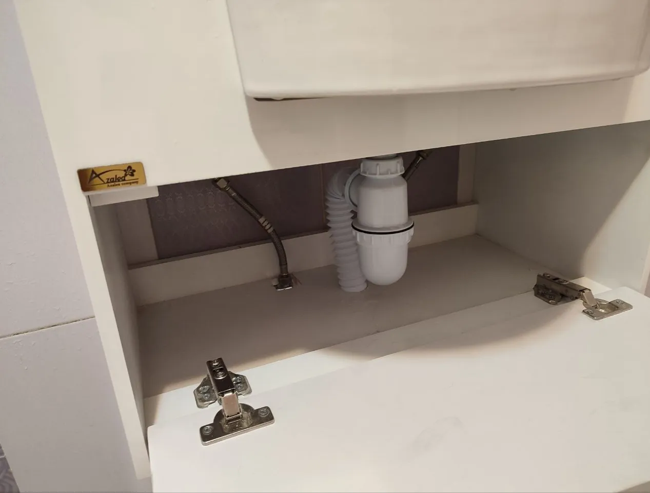 ست کابینت و روشویی آزالیا مدل میلانا به همراه آینه