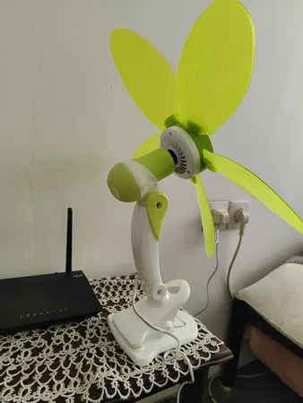 پنکه رومیزی مدل گیره ای پنج پره