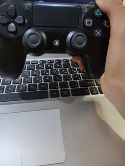 دسته بازی بی سیم مدل Dualshock 4 White مناسب برای PS4