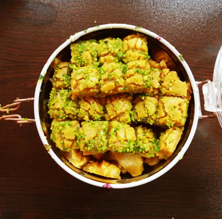 سوهان زعفرانی حبه قم - 400 گرم