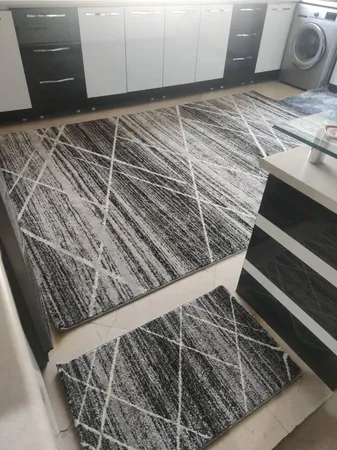 فرش ماشینی ساوین کد 4083 زمینه مشکی