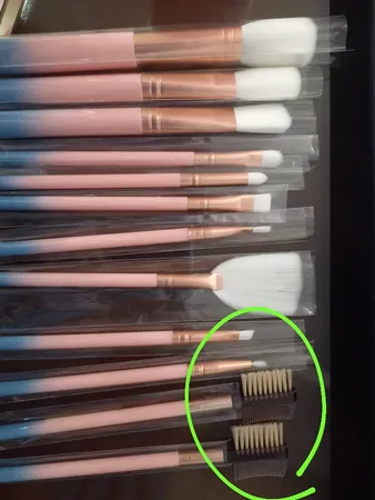 ست برس آرایشی مدل 01 بسته 12 عددی