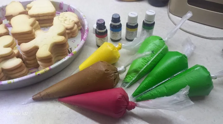 رنگ خوراکی قرمز و سبز و آبی و زرد طلایی آمیتیدا - 200 گرم بسته 4 عددی