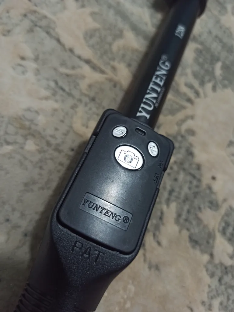 پایه مونوپاد یانتنگ مدل YT-1288 به همراه ریموت با قابلیت Zoom