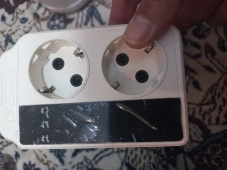 محافظ ولتاژ گرین لاین مدل GLP102