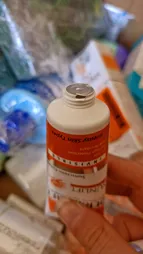 کرم ضدآفتاب بی‌رنگ درمالیفت مدل SPF50، مناسب پوست‌های چرب، حجم 40 میلی‌لیتر