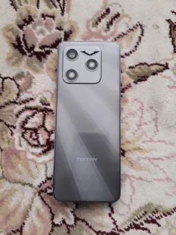 گوشی موبایل هانوفر مدل 15Pro دو سیم کارت ظرفیت 32 مگابایت و رم 32 مگابایت