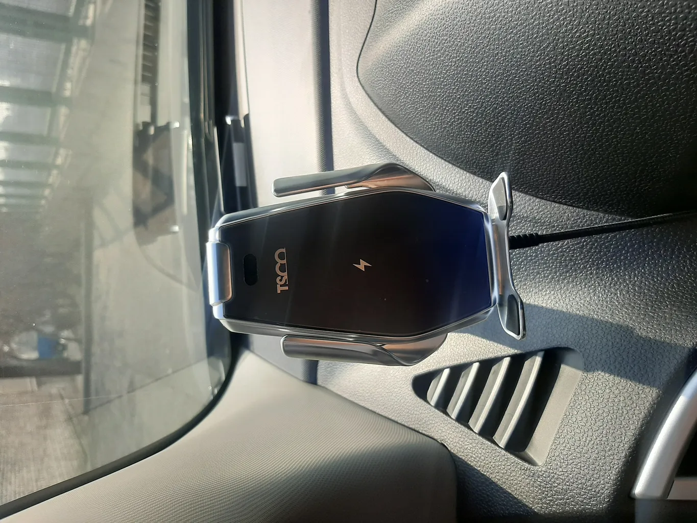 پایه نگهدارنده و شارژر بی سیم گوشی موبایل تسکو مدل THL 1255W