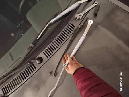 پایه برف پاک کن استیل خودرو مدل پنگوئن مناسب برای پراید بسته دو عددی