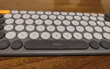 کیبورد بی سیم بیسوس مدل K01A B00955503833 Wireless Tri-Mode، سوییچ ممبران، Tenkeyless