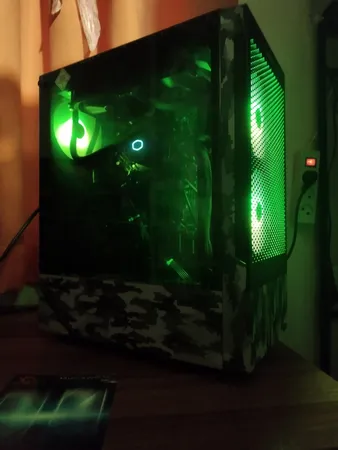 منبع تغذیه کامپیوتر گرین مدل GP700A-GED