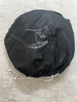 آفتابگیر شیشه جلو خودرو مدل عینکی به همراه کاور نگهدارنده