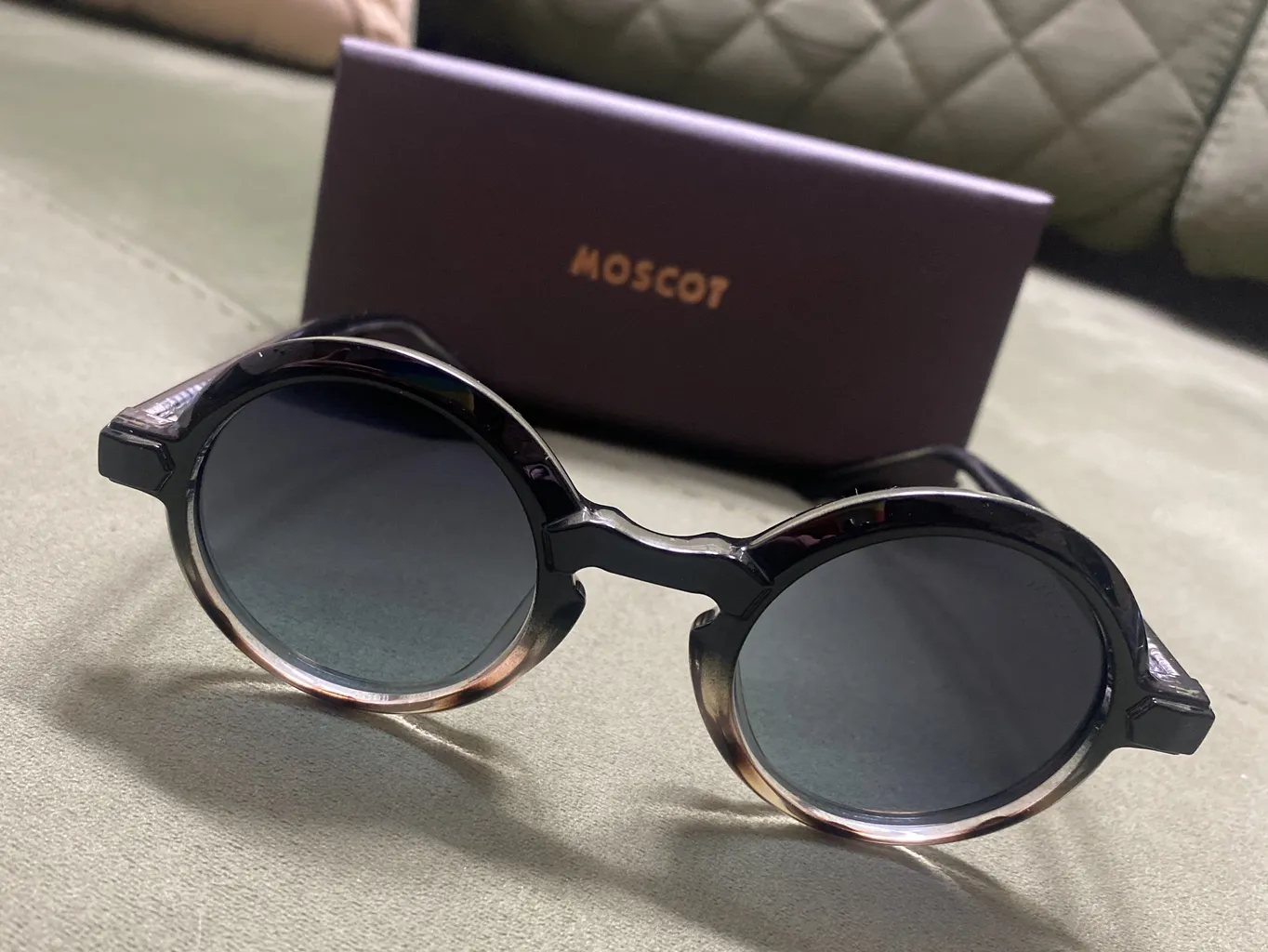 عینک آفتابی زنانه موسکوت مدل P1206-C3