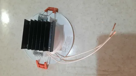 چراغ هالوژن 7 وات شاهچراغ مدل روناک بسته 12 عددی