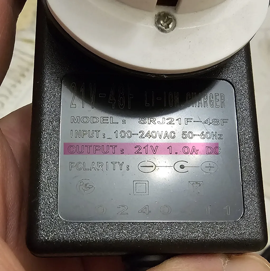 کمپرسور هوا فندکی خودرو اینتیمکس کد 0413