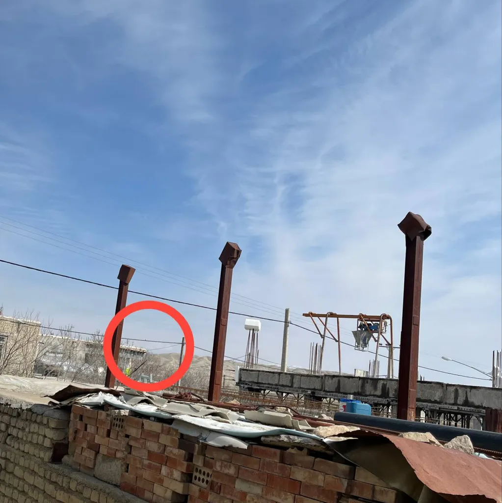 دوربین دوچشمی کومت مدل 10X25 M2021 دوربین دوچشمی کومت مدل 10X25 M2021