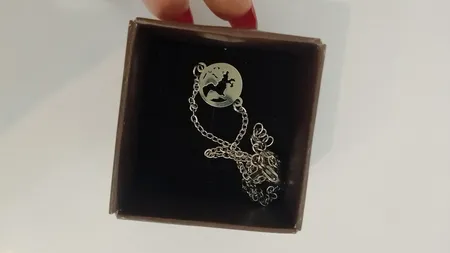 پابند نقره زنانه مدل جهانگرد