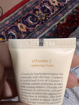 کرم روشن کننده ویتامین C سینره حجم 40 میلی لیتر