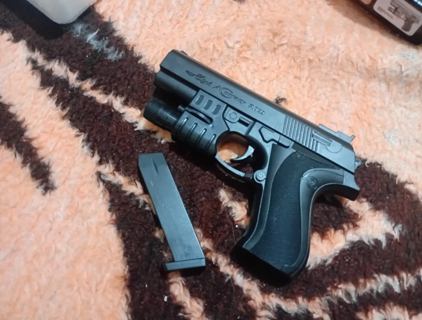 تفنگ بازی مدل کلت کد p-729-2