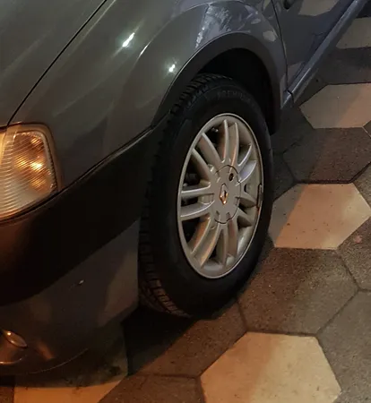 اسپری تمیز کننده و براق کننده لاستیک خودرو گتسان مدل G-7130 حجم 500 میلی لیتر