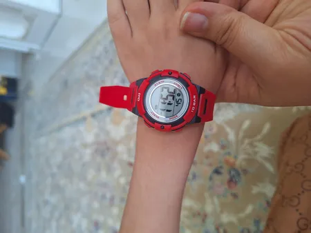 ساعت مچی دیجیتال زنانه کیو اند کیو مدل M185J002Y