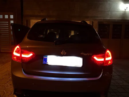 چراغ خطر عقب نورگستر مدل پلاس مناسب برای کوئیک بسته 2 عددی