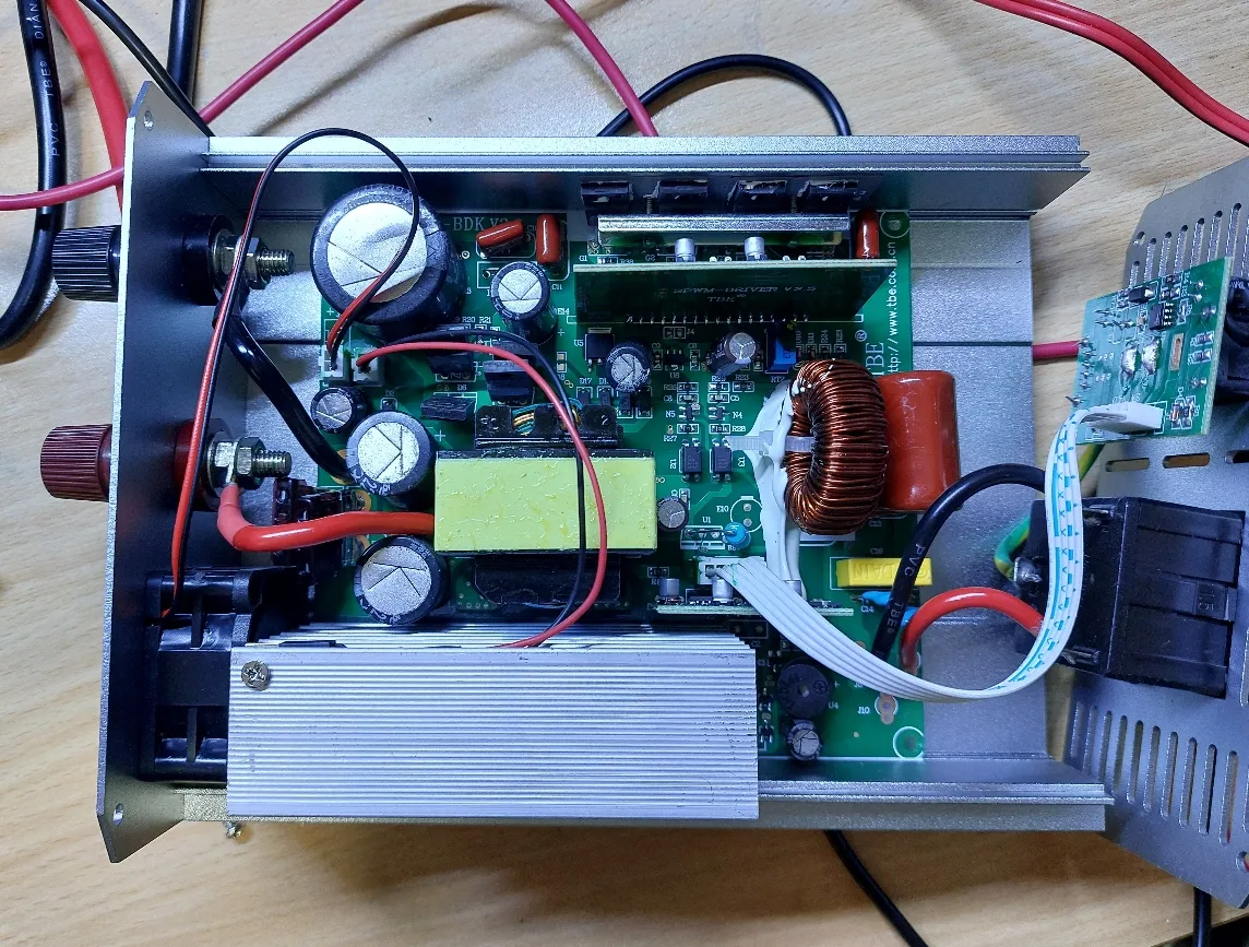 اینورتر 1000 وات تی بی ای مدل  T12P1000-2