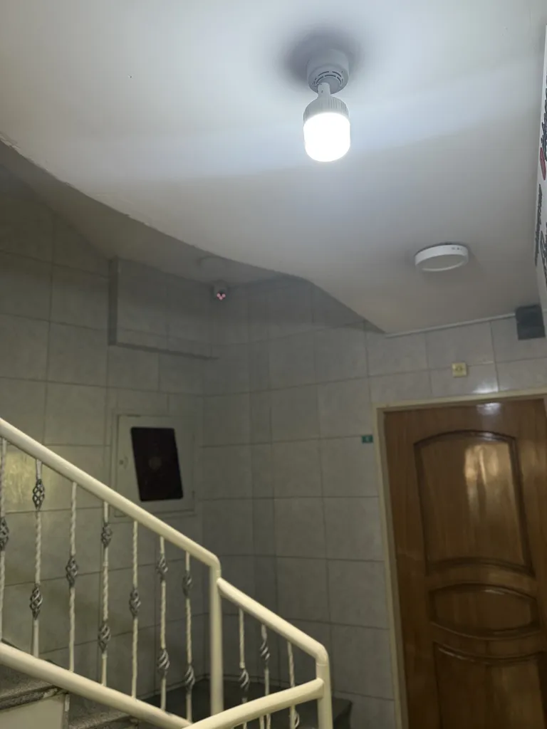 چراغ آویز چادر هارمن مدل HR40W با نور مهتابی