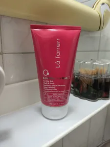 تجریه خرید ژل شست‌وشوی و لایه بردار صورت لافارر مدل 01 مناسب پوست‌های چرب حجم 150 میلی‌لیتر