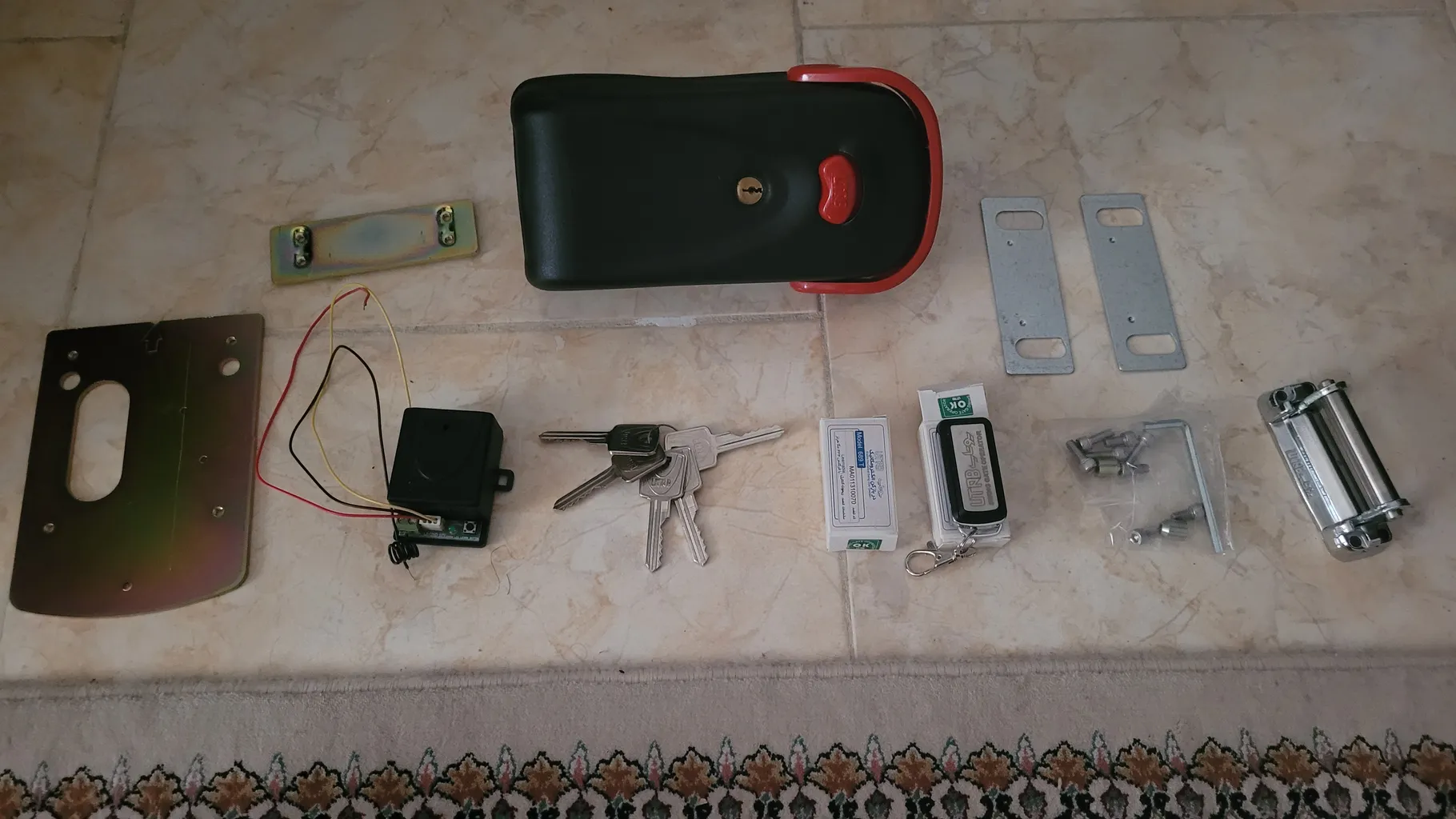 قفل برقی یوتاب مدل 1093 ریموت دار