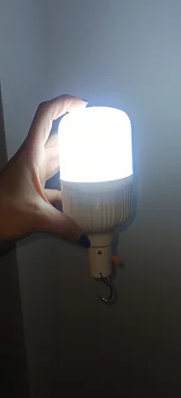 لامپ 20 وات مدل شارژی پایه متصل