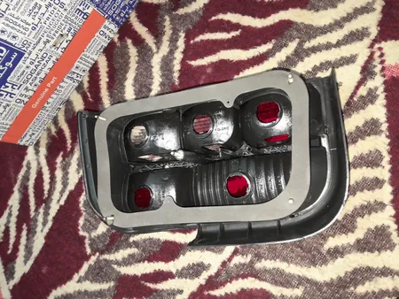 چراغ خطر عقب مدل km20 مناسب برای پراید 131 بسته 2 عددی