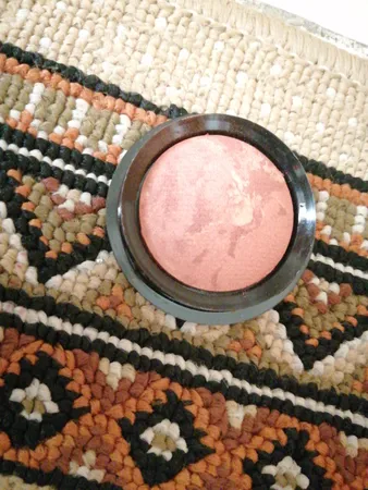 رژگونه باربین شماره B8