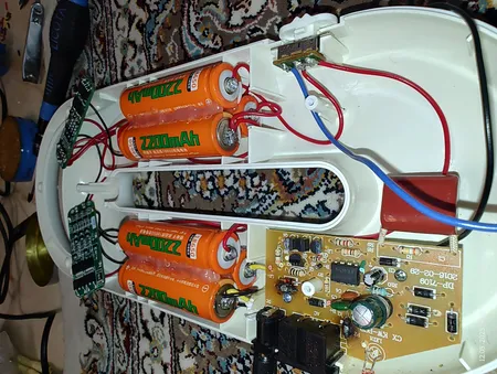 باتری لیتیوم یون قابل شارژ اسمال سان کد 18650 ظرفیت 2200 میلی آمپرساعت بسته 4 عددی