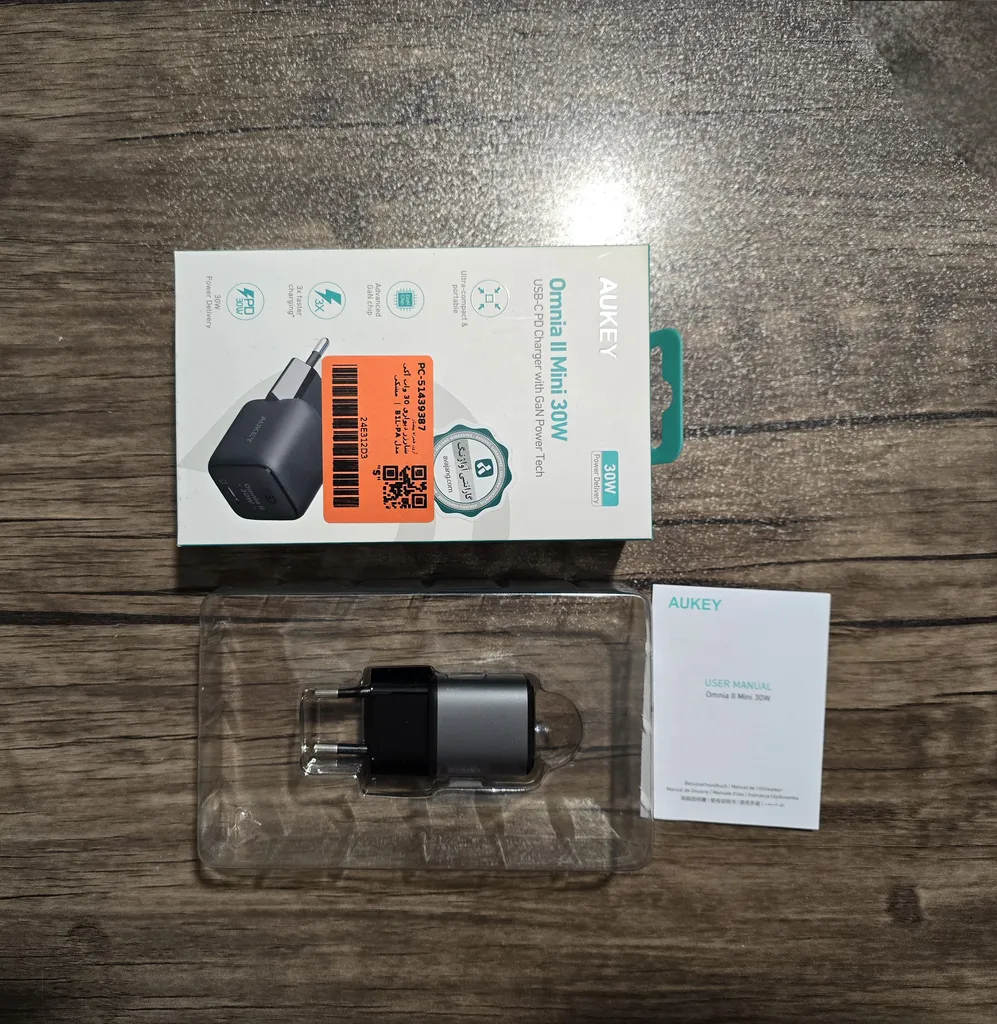 شارژر دیواری 30 وات آکی مدل PA-B1L