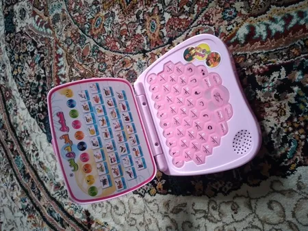 بازی آموزشی الفبا و اعداد فارسی مدل عمو فردوس