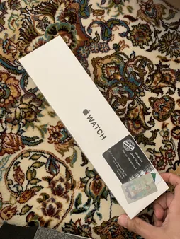 ساعت هوشمند اپل مدل SE دارای قابلیت های صفحه نمایش لمسی بند سیلیکون