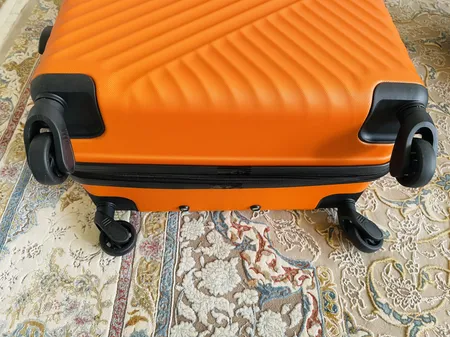 چمدان ماژرو مدل ارغوان سایز متوسط