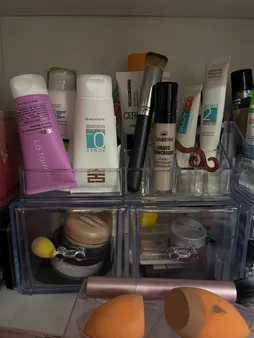 استند لوازم آرایشی مدل 06