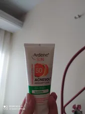 تجریه خرید کرم ضد آفتاب آردن سان مدل Invisible وزن 50 گرم