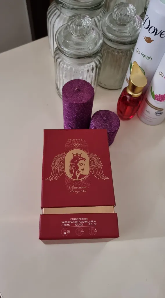 ادوپرفیوم زنانه مومیا مدل باکارات رژ ۵۴۰ گلهای شرقی با رایحه معتدل و شیرین حجم 50 میلی لیتر