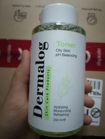 محلول پاک‌کننده آرایش صورت درمالوگ مدل os حجم 250 میلی‌لیتر