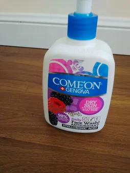 ژل شست‌وشوی صورت کامان مدل DRY حجم 500 میلی‌لیتر