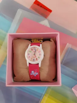 ساعت مچی عقربه ای دخترانه کیو اند کیو مدل VR99J002Y