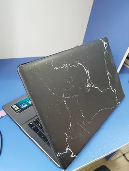 استیکر لپ تاپ توییجین و موییجین طرح Marble کد 07 مناسب برای لپ تاپ 15.6 اینچ به همراه برچسب حروف فارسی کیبورد