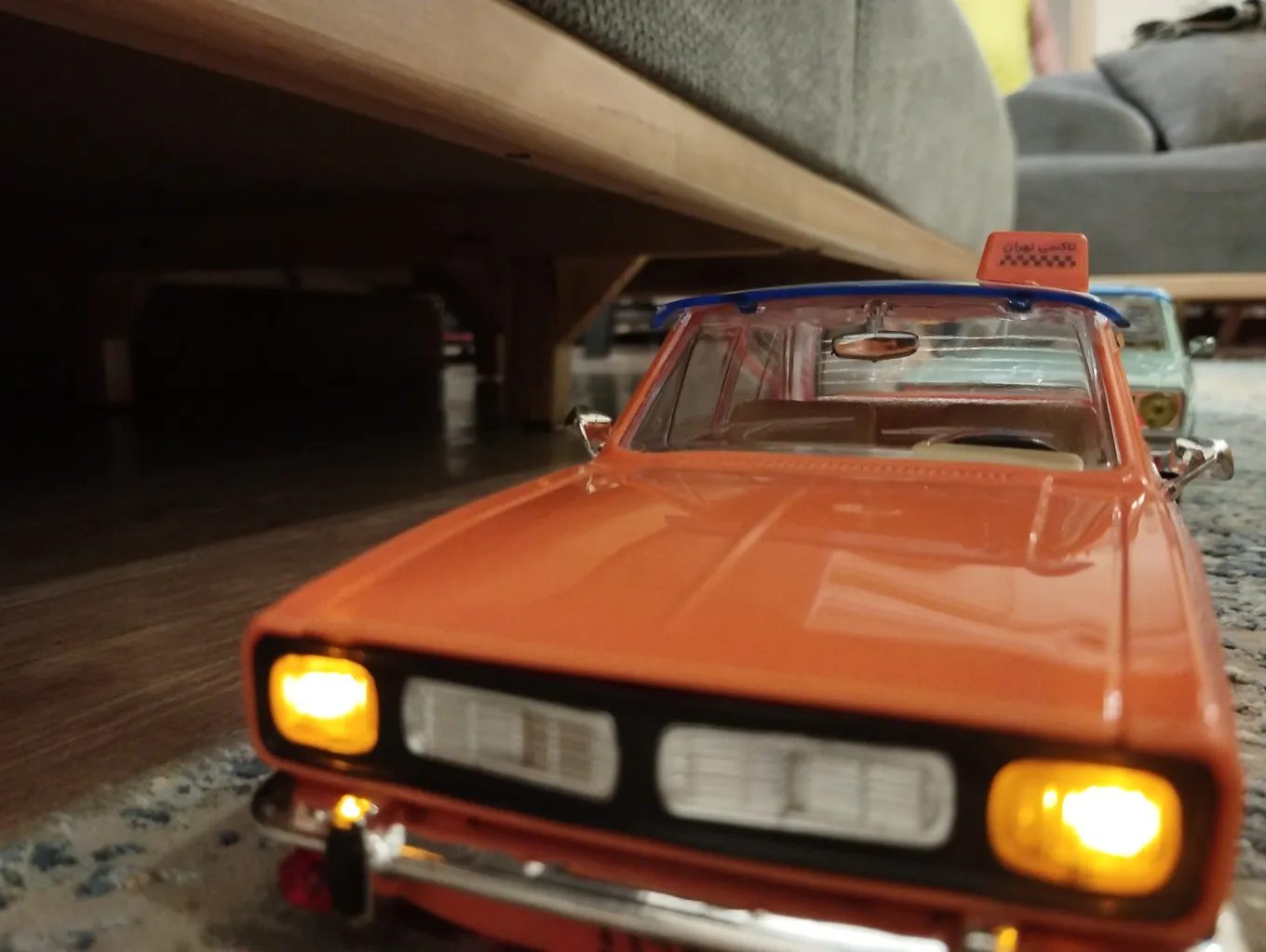 ماکت ماشین مدل تاکسی پنوماتیک