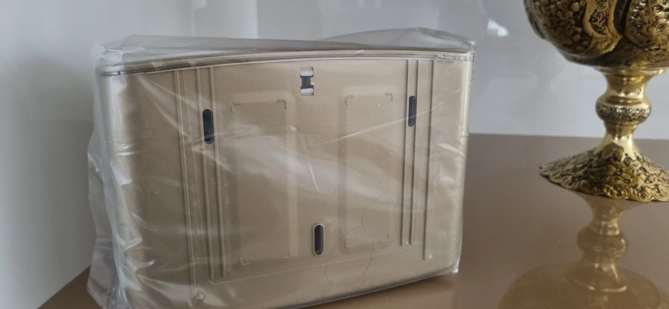 پایه رول دستمال کاغذی ایمن آب مدل ورونا