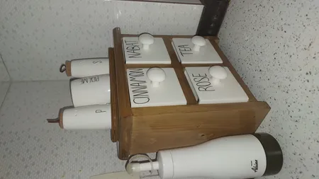 جا ادویه 4 پارچه مدل چوبی و سرامیکی کد Text04